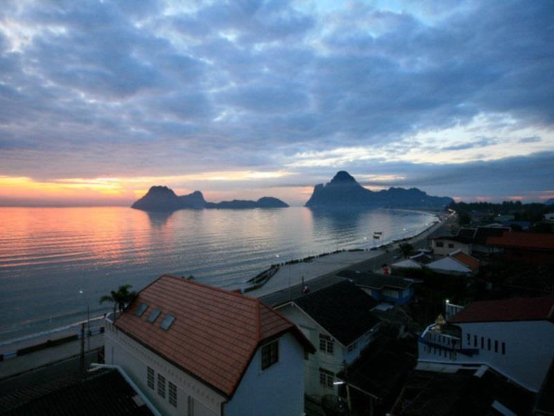 Prachuap Beach Hotel Prachuap Khiri Khan Ngoại thất bức ảnh