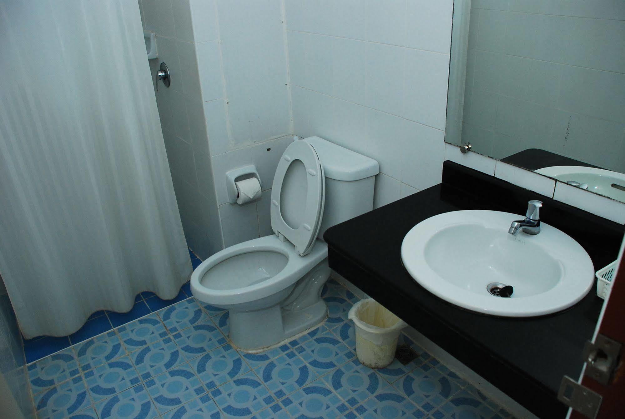 Prachuap Beach Hotel Prachuap Khiri Khan Ngoại thất bức ảnh
