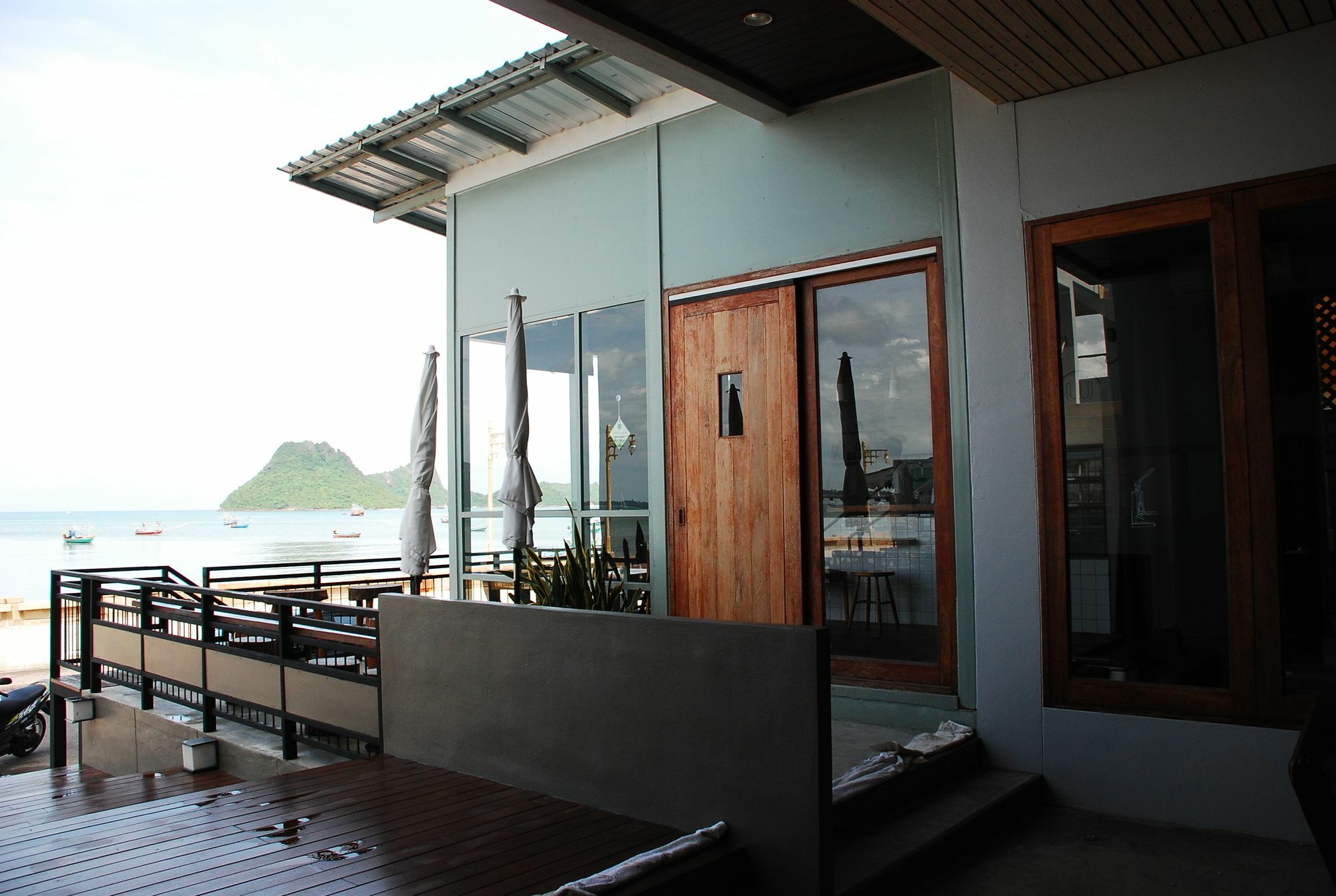 Prachuap Beach Hotel Prachuap Khiri Khan Ngoại thất bức ảnh