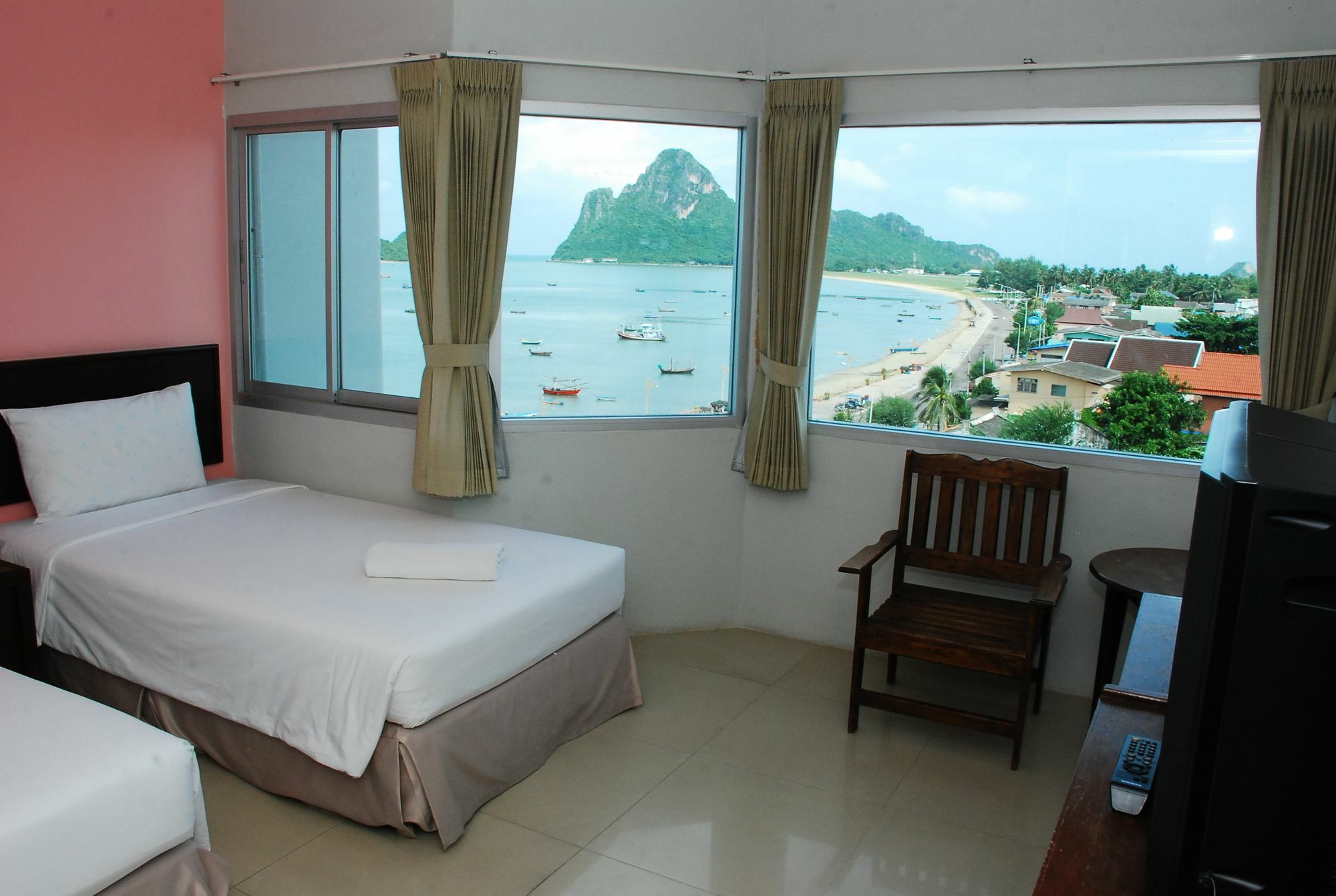 Prachuap Beach Hotel Prachuap Khiri Khan Ngoại thất bức ảnh