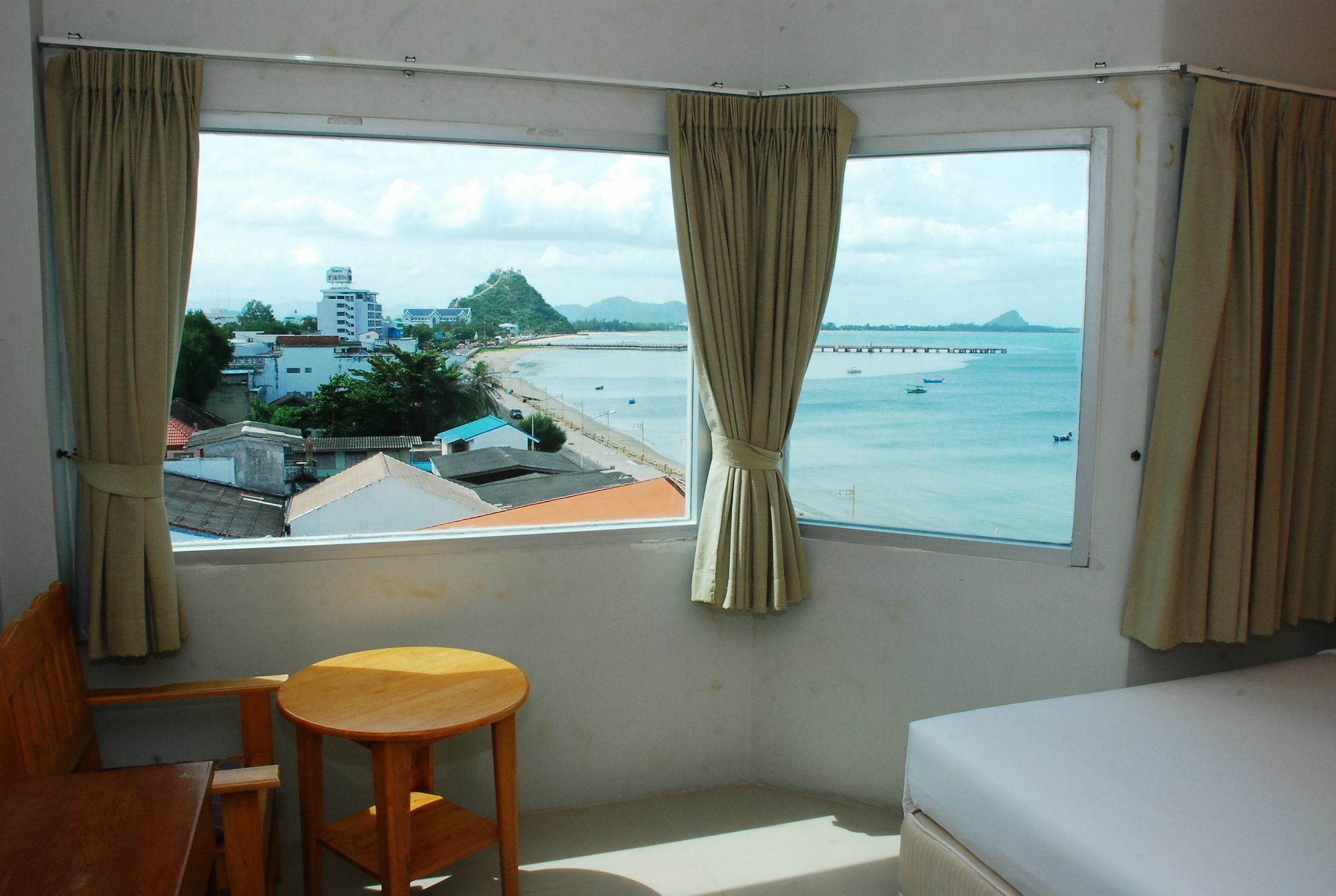 Prachuap Beach Hotel Prachuap Khiri Khan Ngoại thất bức ảnh