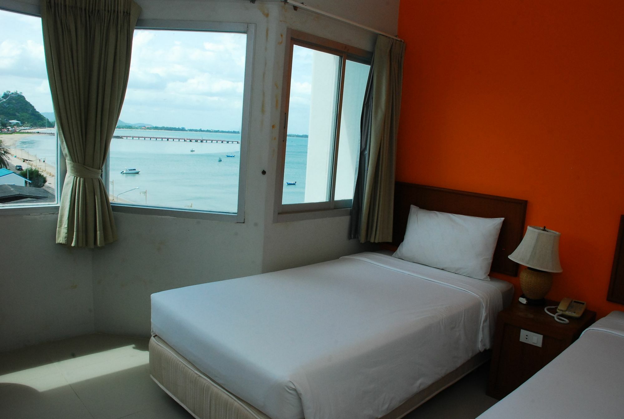 Prachuap Beach Hotel Prachuap Khiri Khan Ngoại thất bức ảnh
